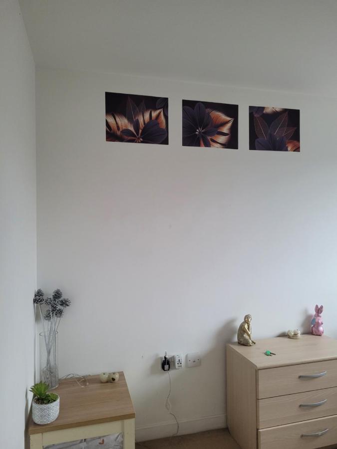 Room Near Heathrow Airport Hillingdon Exterior foto